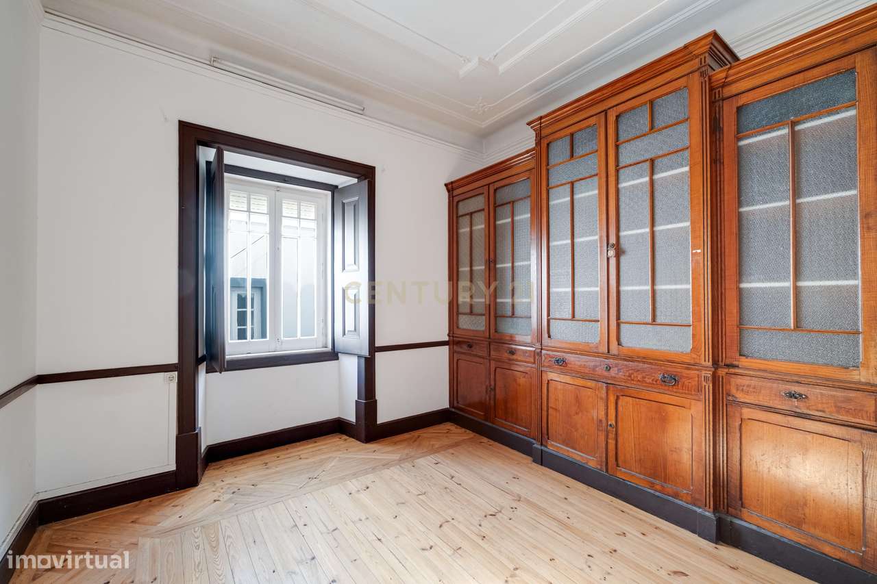 "Exclusiva Moradia Senhorial no Coração Histórico de Évora."-37