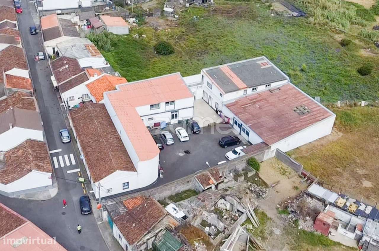 Espaço comercial – Praia do Monte Verde – Ribeira Grande - Grande imagem: 1/10