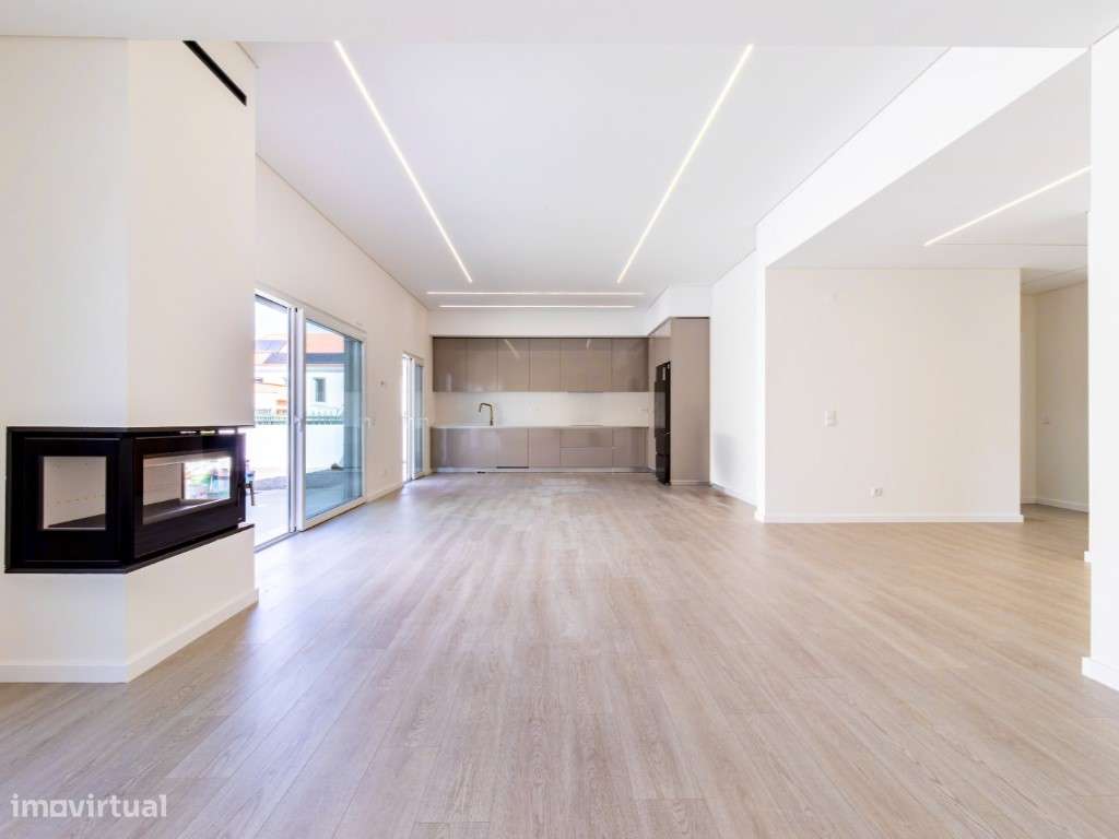 Moradia T4, térrea a Venda em zona privilegiada de Azeitão - Grande imagem: 4/29