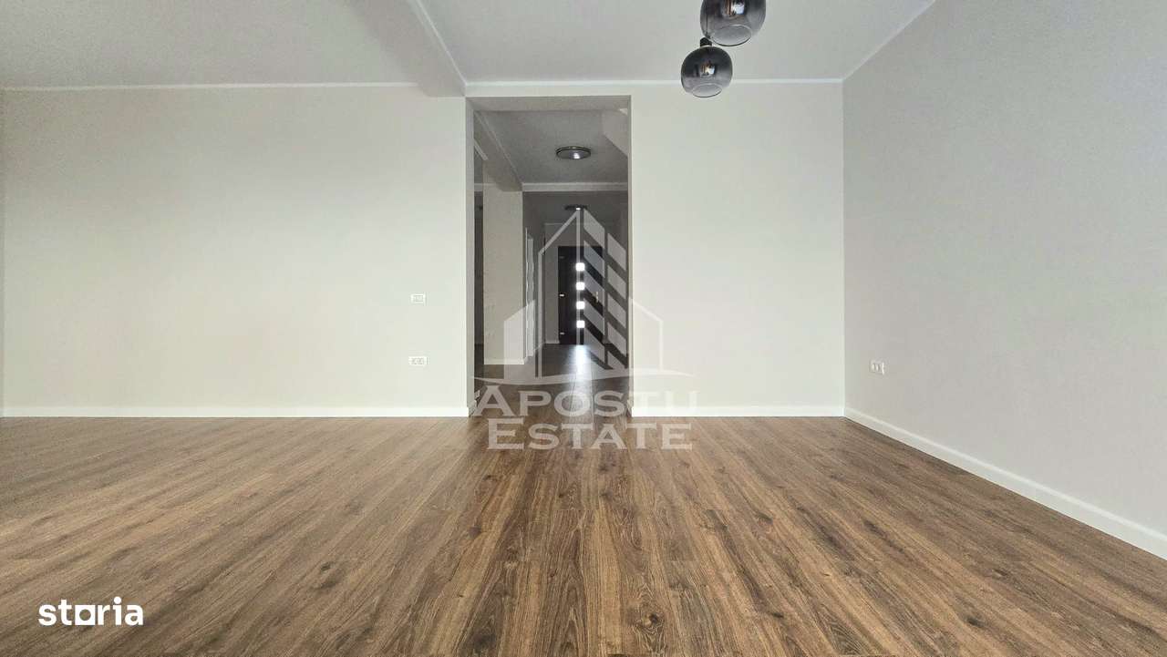 Duplex 5 camere, 3 locuri de parcare, Mosnita Noua - Imagine principală: 5/13