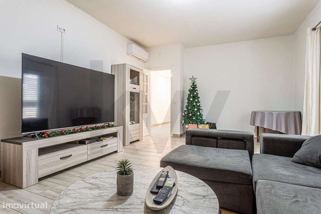 Moradia T3 Totalmente Renovada em Lote de 3.073 m2 a 10 km de Montemor - Grande imagem: 3/29