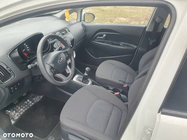 Kia Rio 1.2 Business Line - 8