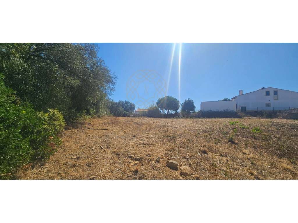 Terreno para construção de 2 Moradias!-4