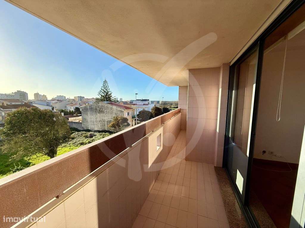 Excelente T3 na Póvoa de Varzim com 2 Garagens Fechadas-7