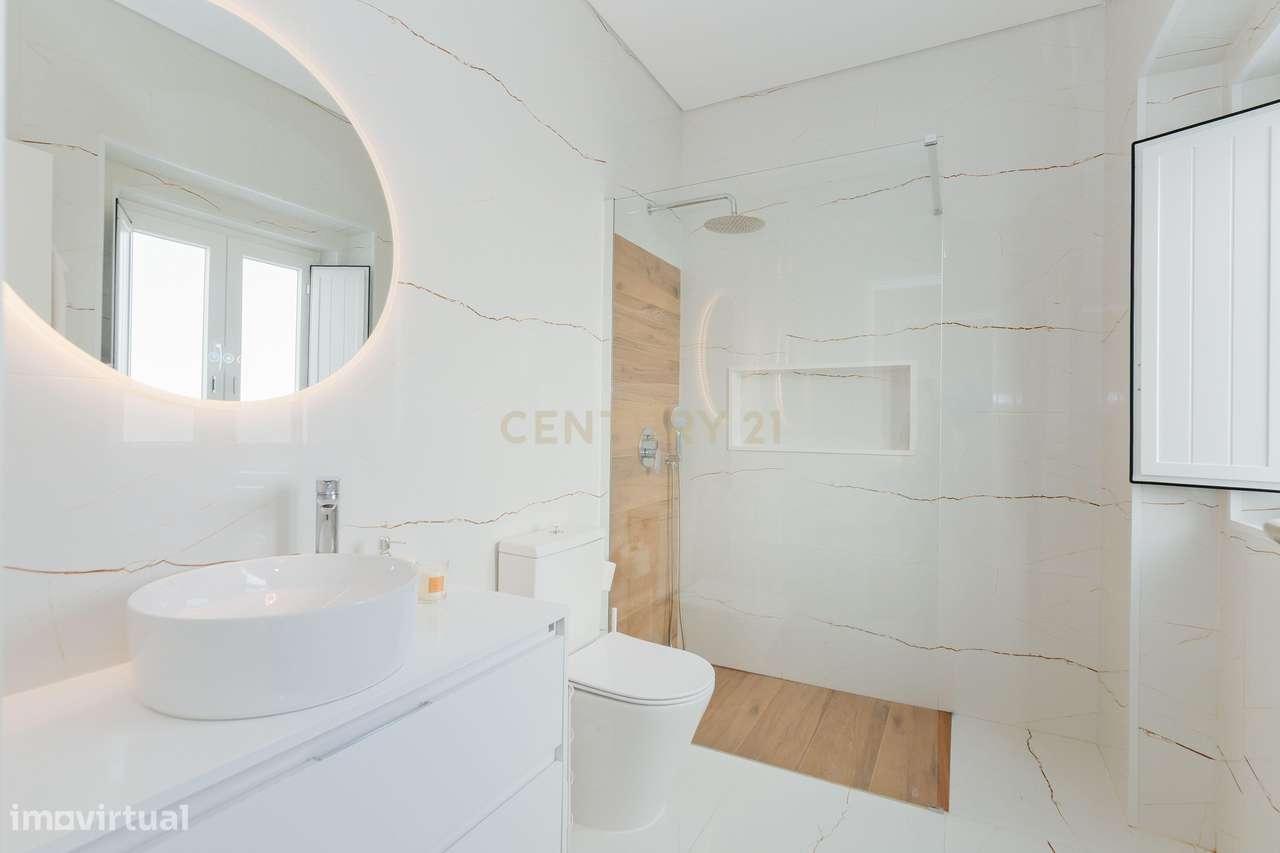Moradia T1 Totalmente Renovada com Logradouro| Pinhal Novo-11