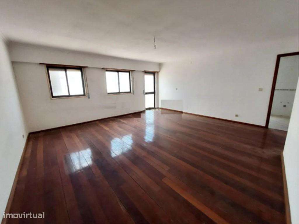 Apartamento T5 - Grande imagem: 4/13