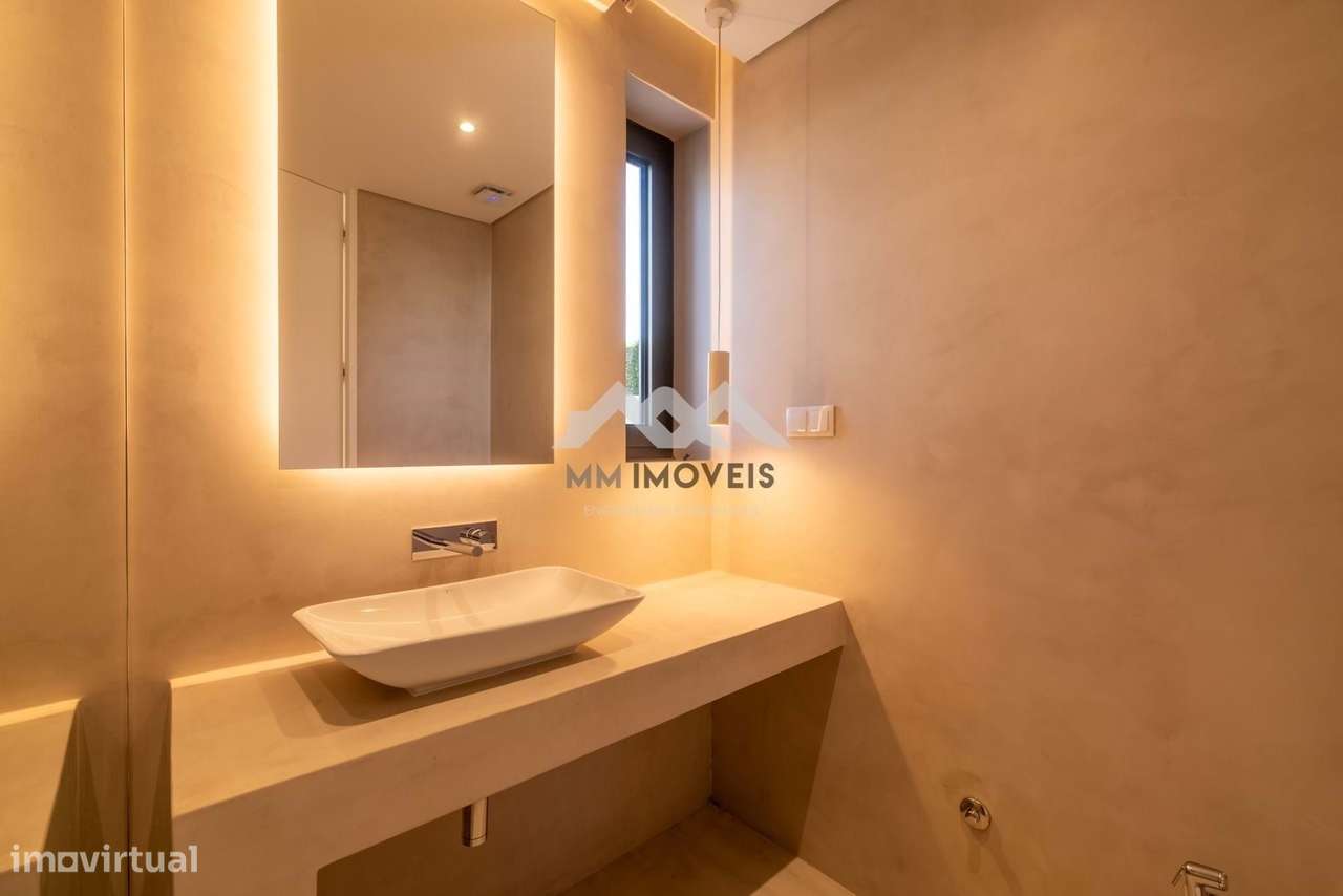 Moradia T3+1 | NOVA | Piscina | Francelos | 4 Frentes | Box | Praia-53