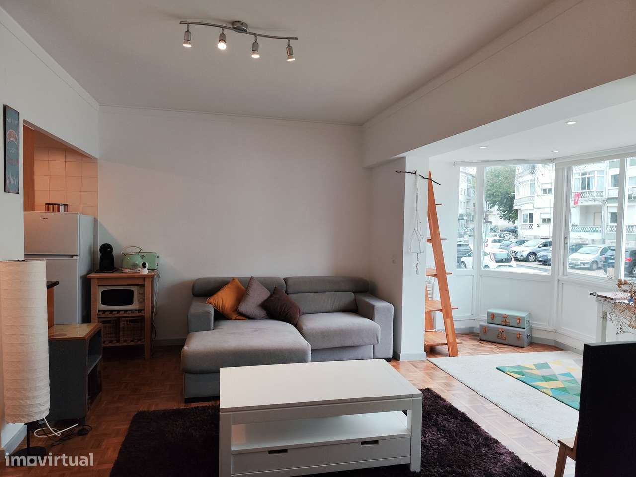 Parede - Junqueiro Apartamento de 2 assoalhadas com móveis e equipada - Grande imagem: 4/13