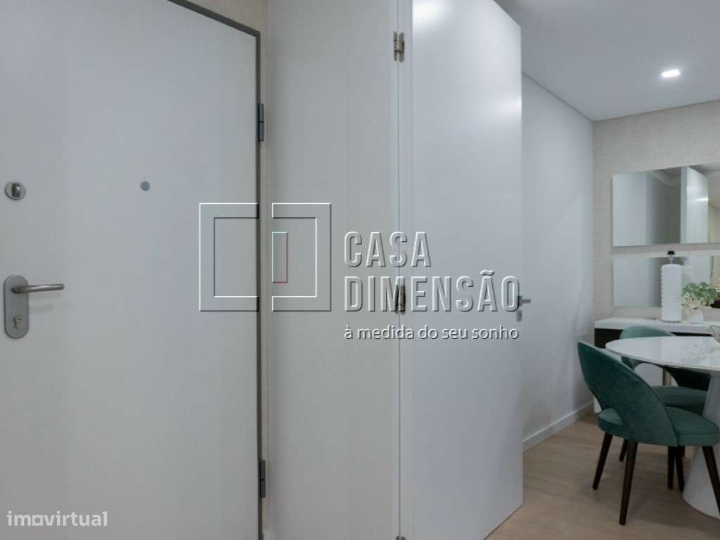 Apartamento de tipologia T4 próximo da Quinta Grande, Garagem e Arr... - Grande imagem: 4/60