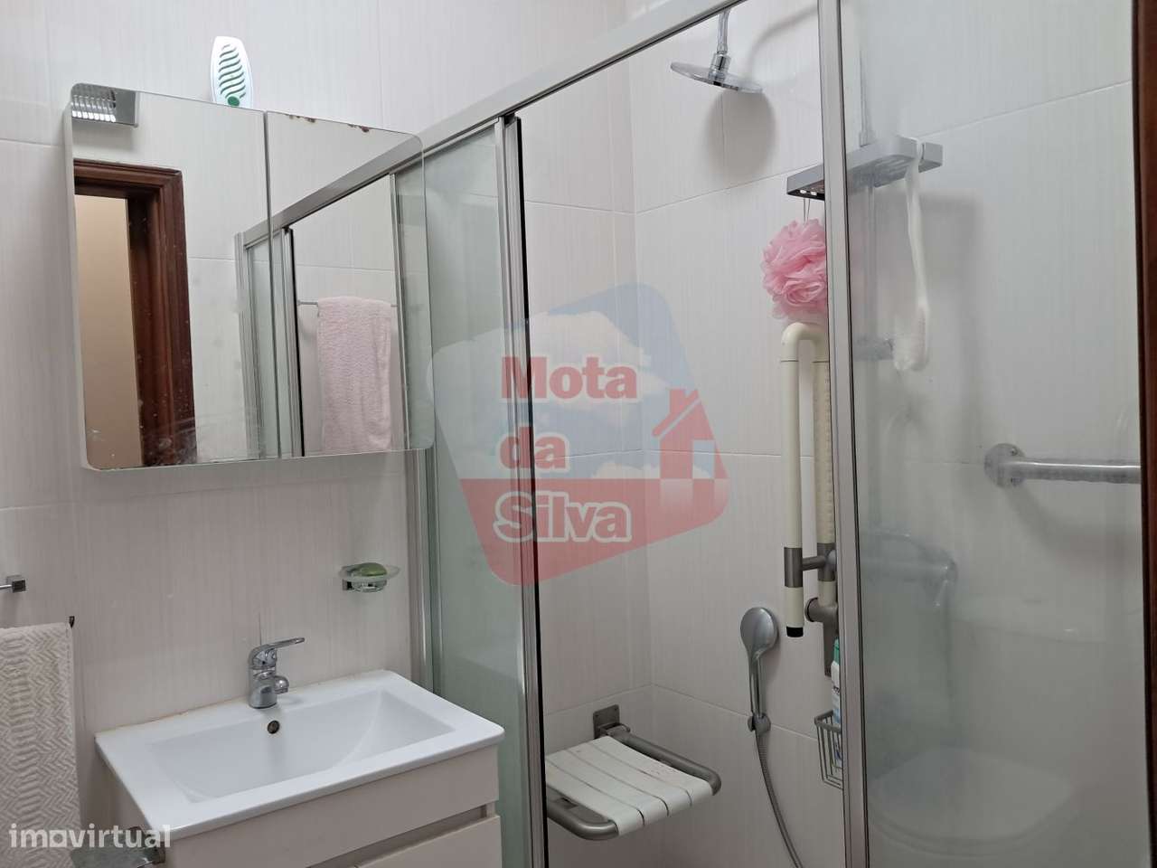 Excelente apartamento R/C, T2 com Logradouro em Queluz-18