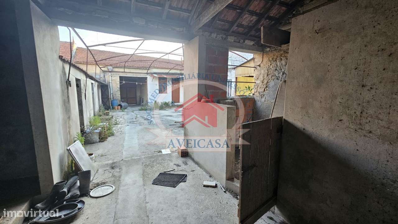 CASA GANDARESA EM VERDEMILHO PARA RECUPERAR - Grande imagem: 2/50