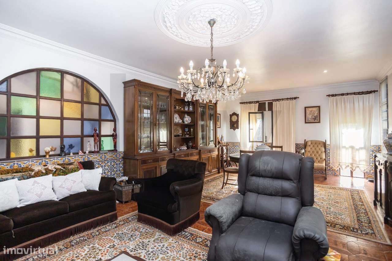 Fantástica Moradia T4 (10 Divisões) com Terreno de 869 m2 – Imenso Pot-6
