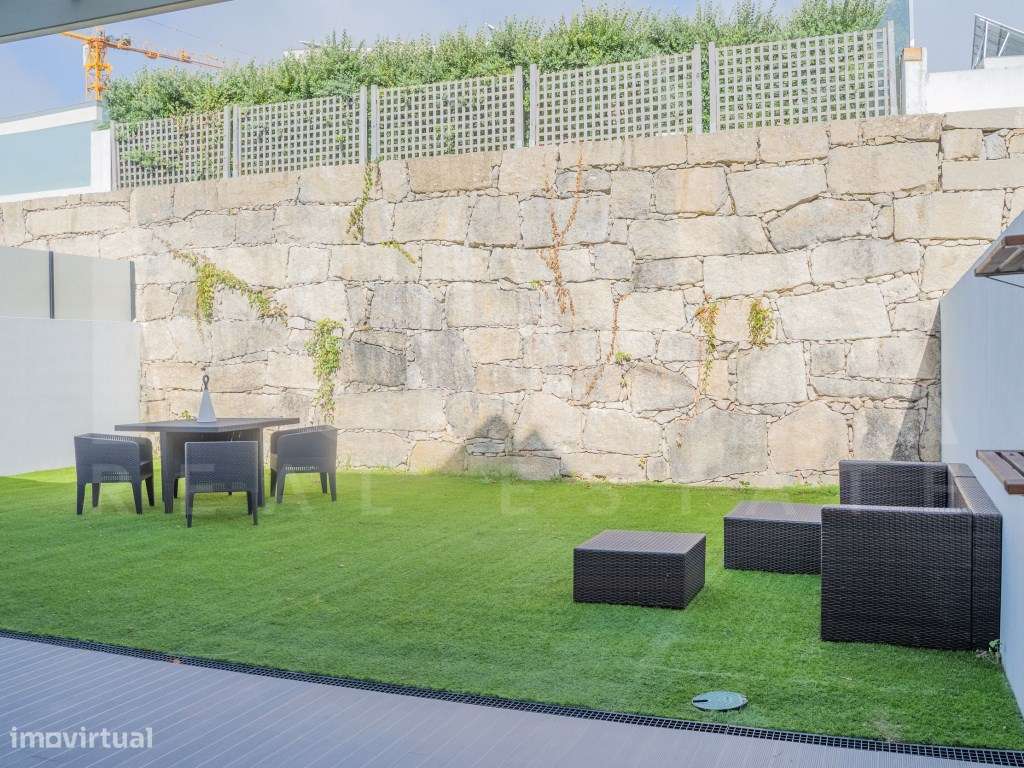 Moradia T3 de Luxo em Canidelo - A 100 metros da praia e com vista mar - Grande imagem: 5/19