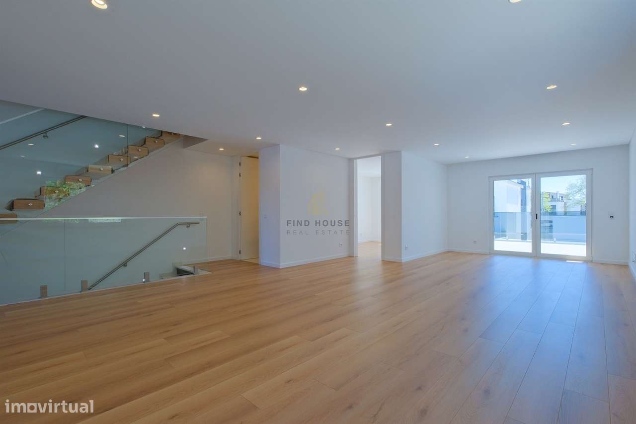 Moradia T4 de luxo em Condomínio Privado com Piscina e Jardim em São P-5