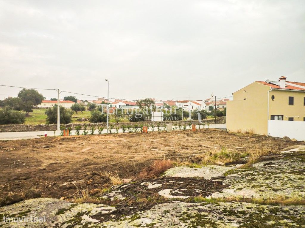 Lote Urbano com cerca de 245 m2 - Grande imagem: 1/6