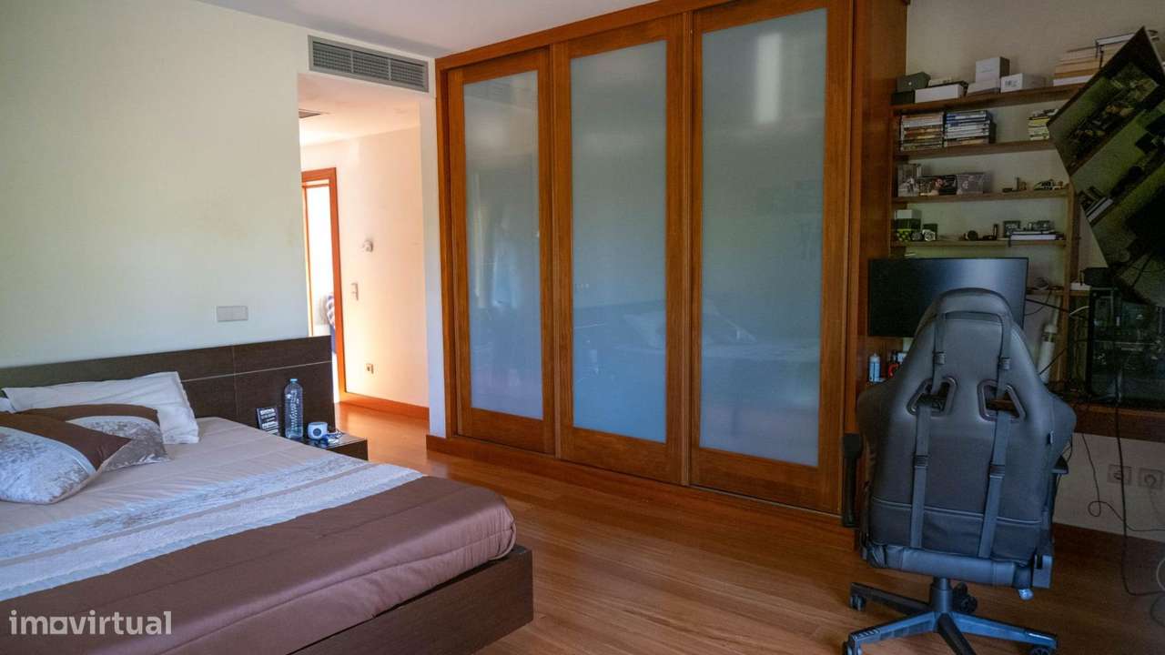 Moradia Térrea de 596m2 em Terreno de 10.000m2 | Paços de...-24