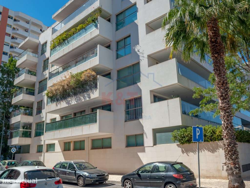 T2 de Luxo na Praia da Rocha com Jacuzzi e garagem-30