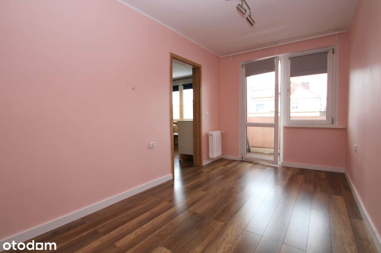 2 pokoje po generalnym remoncie w centrum miasta --> ul. 12 Lutego-7