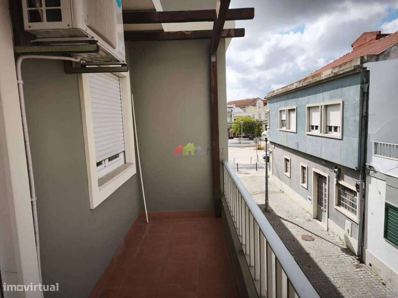 Moradia T4 com Piscina no Centro Alhos Vedros-34