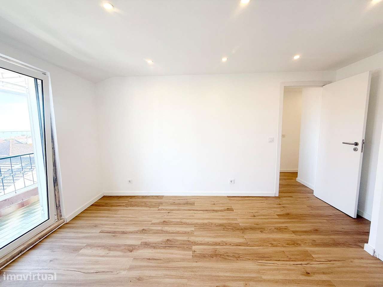 T2 remodelado c/ varanda e vista rio!-25