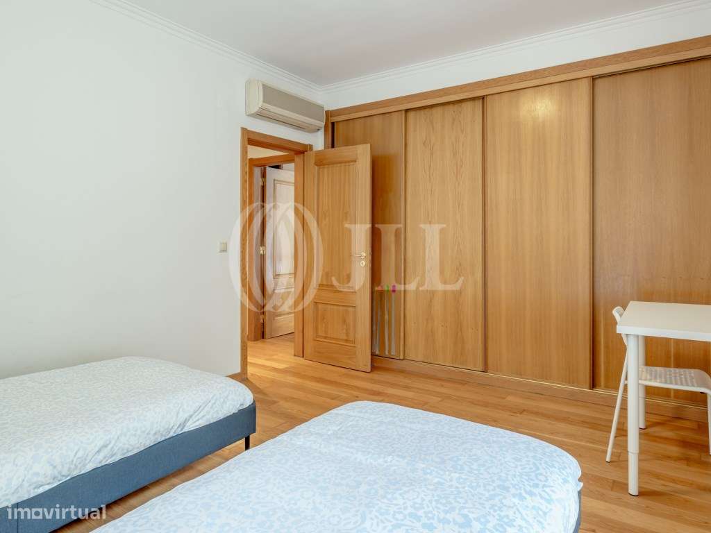 Apartamento T4, com terraço e estacionamento, em Lisboa-21