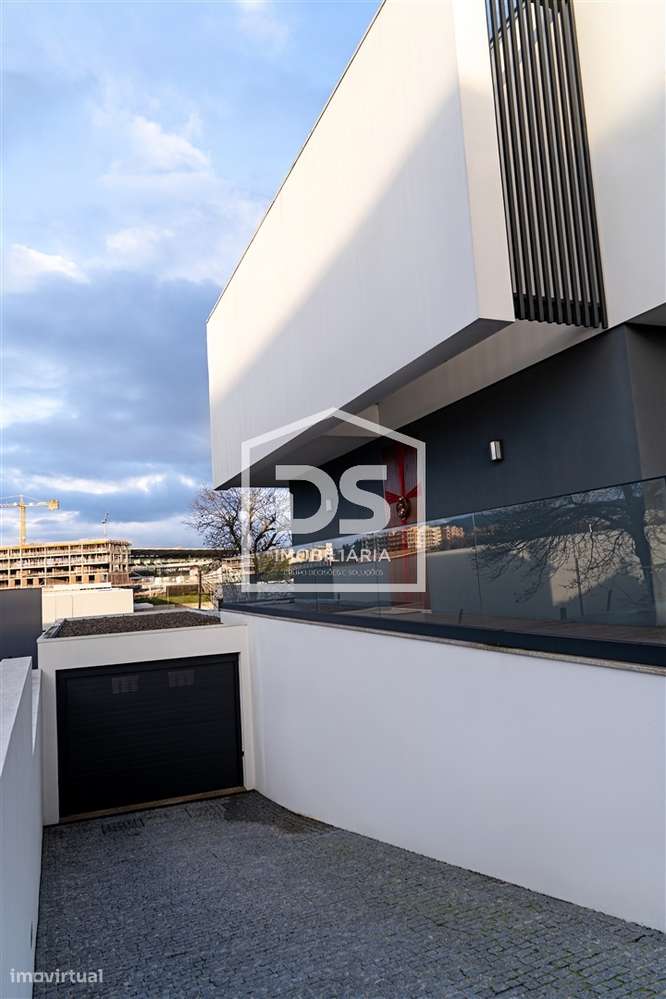 MORADIA DE LUXO T3 + ESCRITORIO - CENTRO DE PAÇOS DE FERREIRA-29