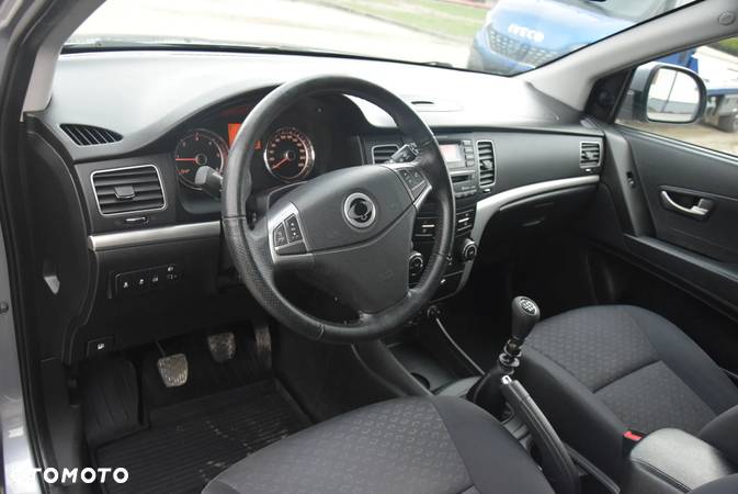 SsangYong Korando 2.0 e-XDi Quartz - 24