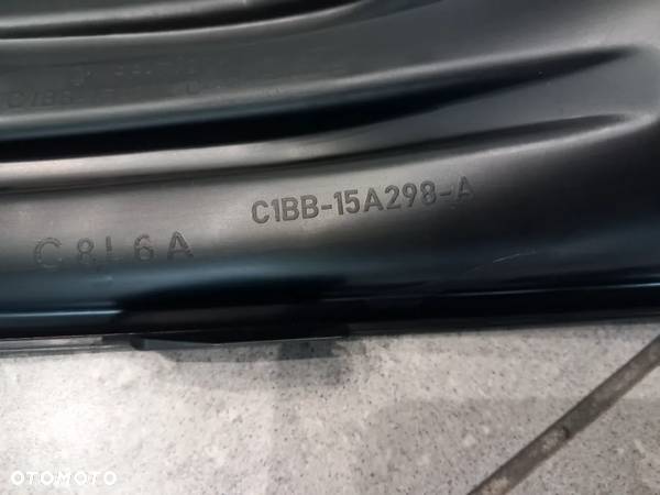 Ramka halogenu - kratka prawa Ford Fiesta 2012-2019 1840418 - 4