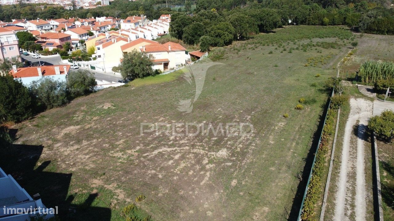 Terreno com 11595m2 com Viabilidade de Construção no Avenal