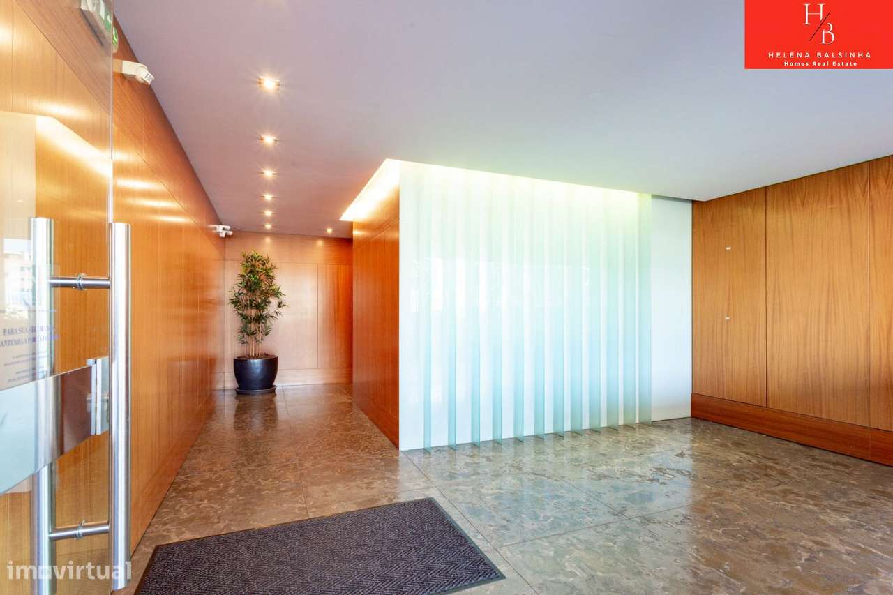 Excelente Apartamento T2 com 3 Parqueamentos nas Colinas do Cruzeiro-31