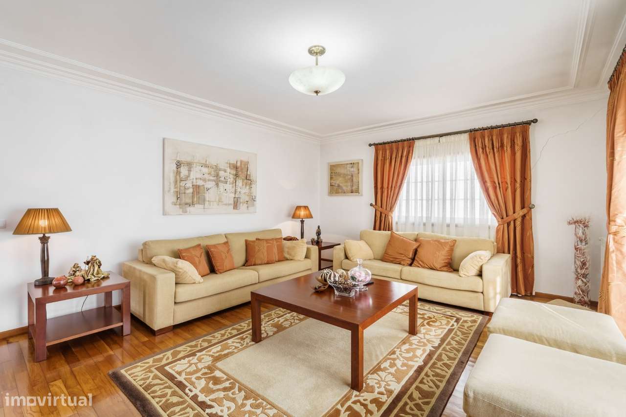 Moradia T3 com Piscina e Jardim em Galegos, Barcelos-5