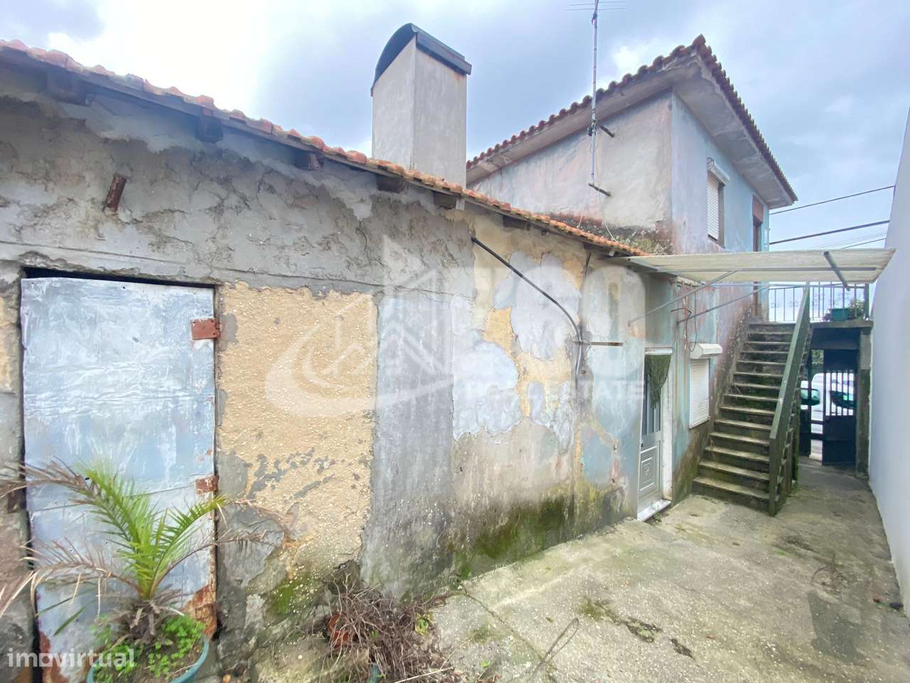 MORADIA PARA RECUPERAR EM RIO MEÃO - Grande imagem: 2/30