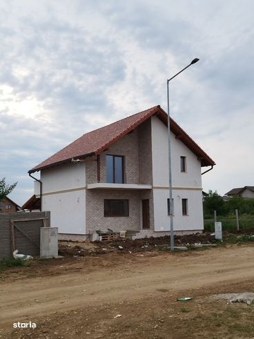 Proprietar vând casă în comuna Giarmata