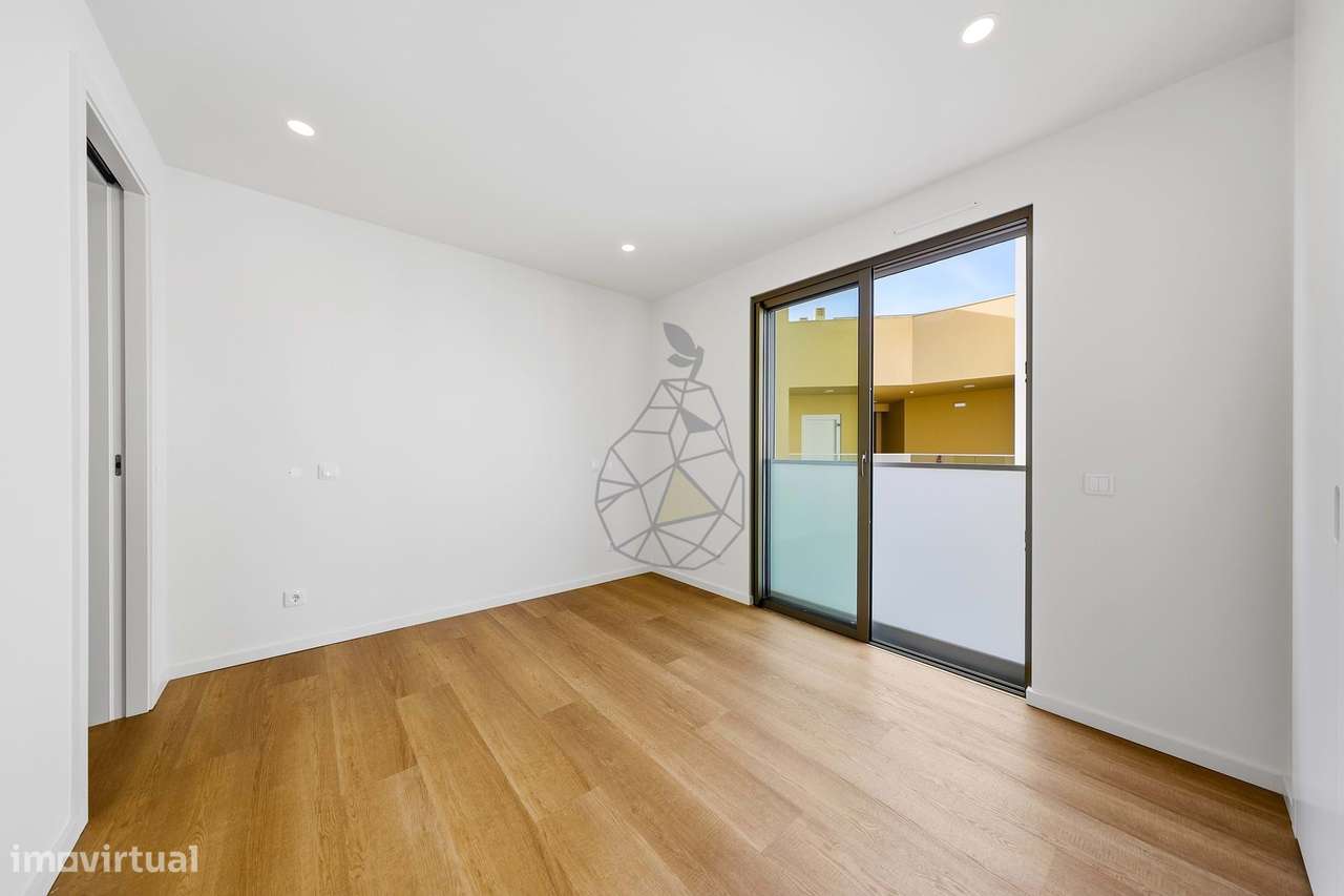 Apartamento com dois quartos , dois lugares de estacionamento e Piscin-20