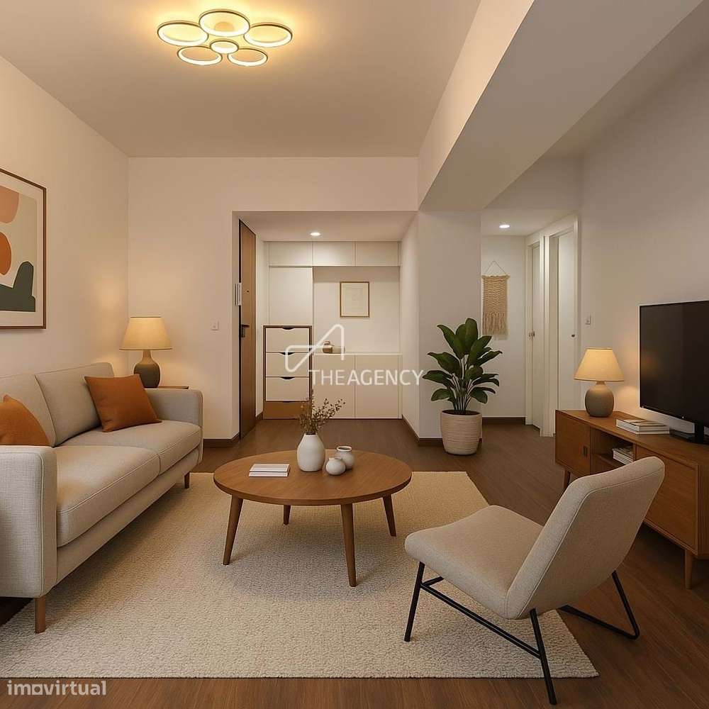 Apartamento T3 Renovado com Varanda e Garagem no Centro da Cidade - Grande imagem: 3/25