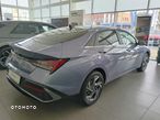 Hyundai Elantra 1.6 Executive CVT - 3