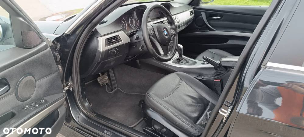 BMW Seria 3 325i Edition Sport - 18