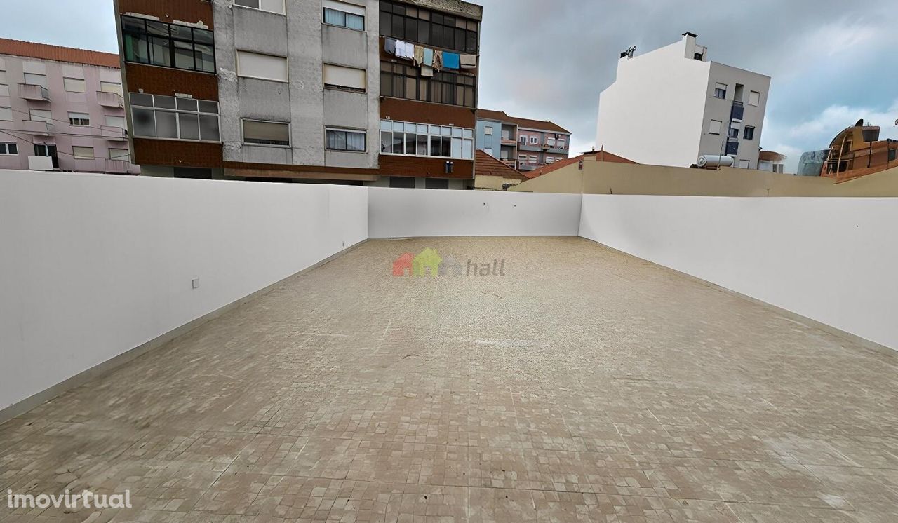 Apartamento T1 com arrecadação logradouro, Lavradio