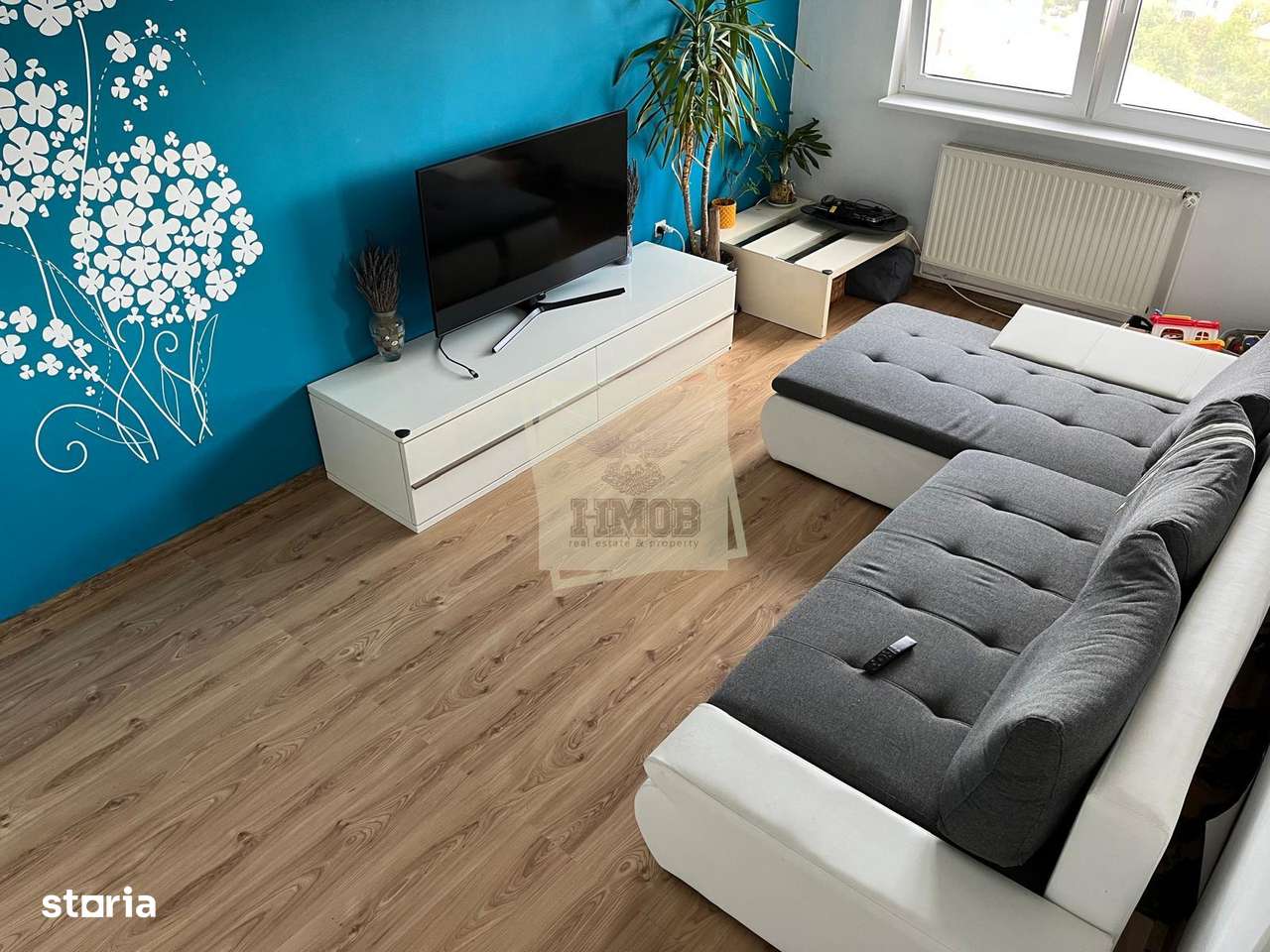 Apartament cu 3 camere decomandat si balcon in Vasile Aaron - Imagine principală: 4/12