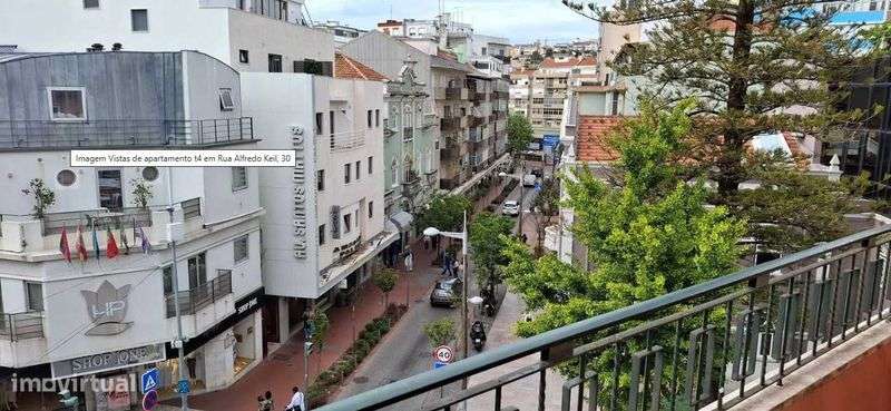 T4 com muita luz natural - Rua Alfredo Keil, Amadora  Arrendamento