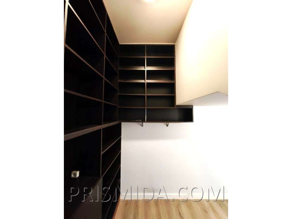 Duplex T4+office Renovado | Bi-Familiar | Terraço c/Churrasqueira-25