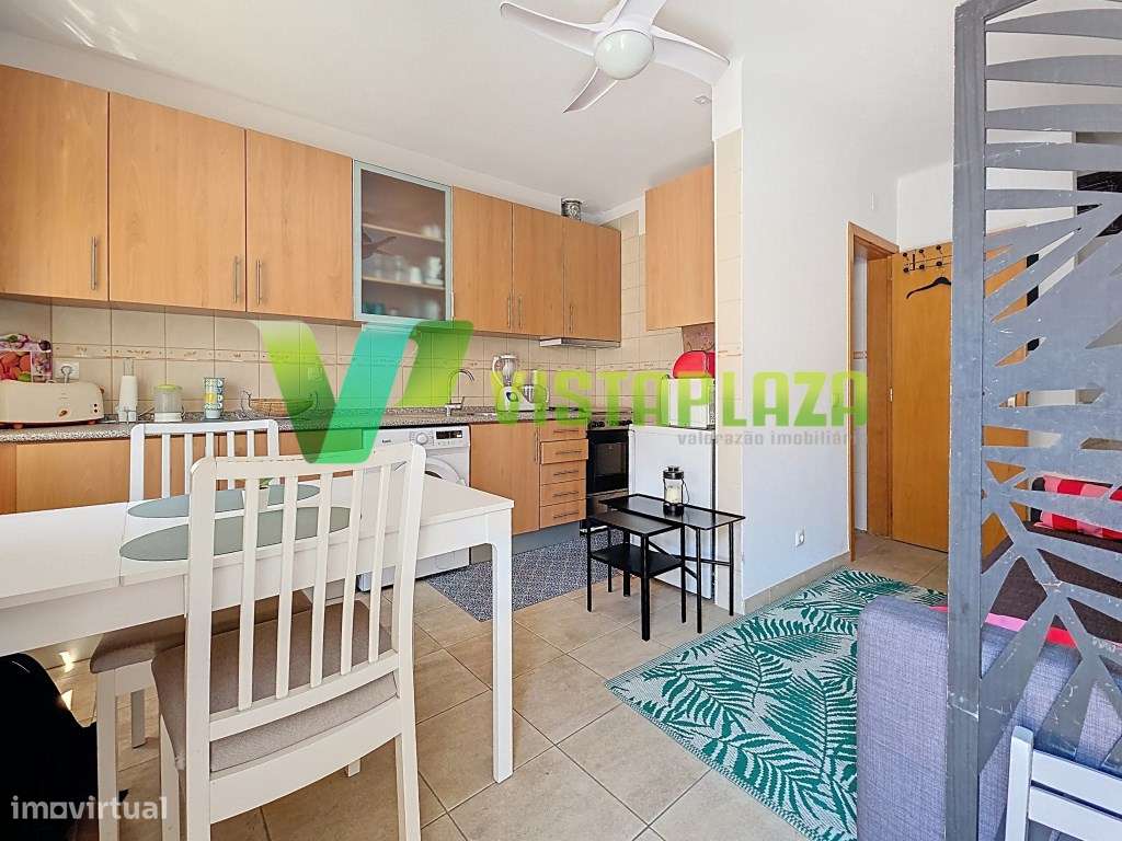 Moradia em Excelente Estado com Terraço no Centro de Estômbar - Grande imagem: 2/25