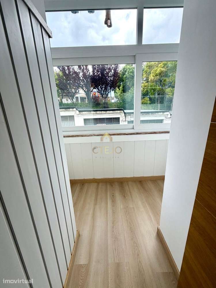 Apartamento T2 Totalmente Remodelado  No Centro da Bobadela-19