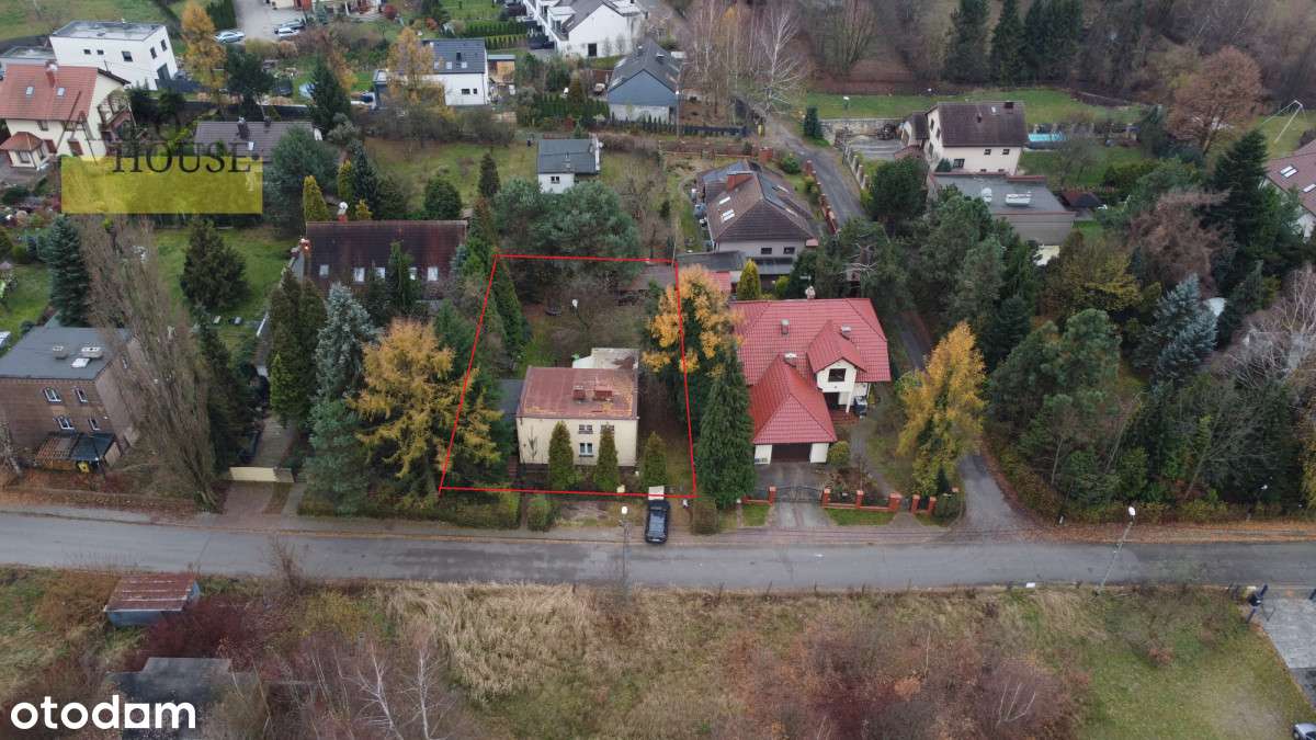 Niewielki domek na przepięknej kameralnej działce-5