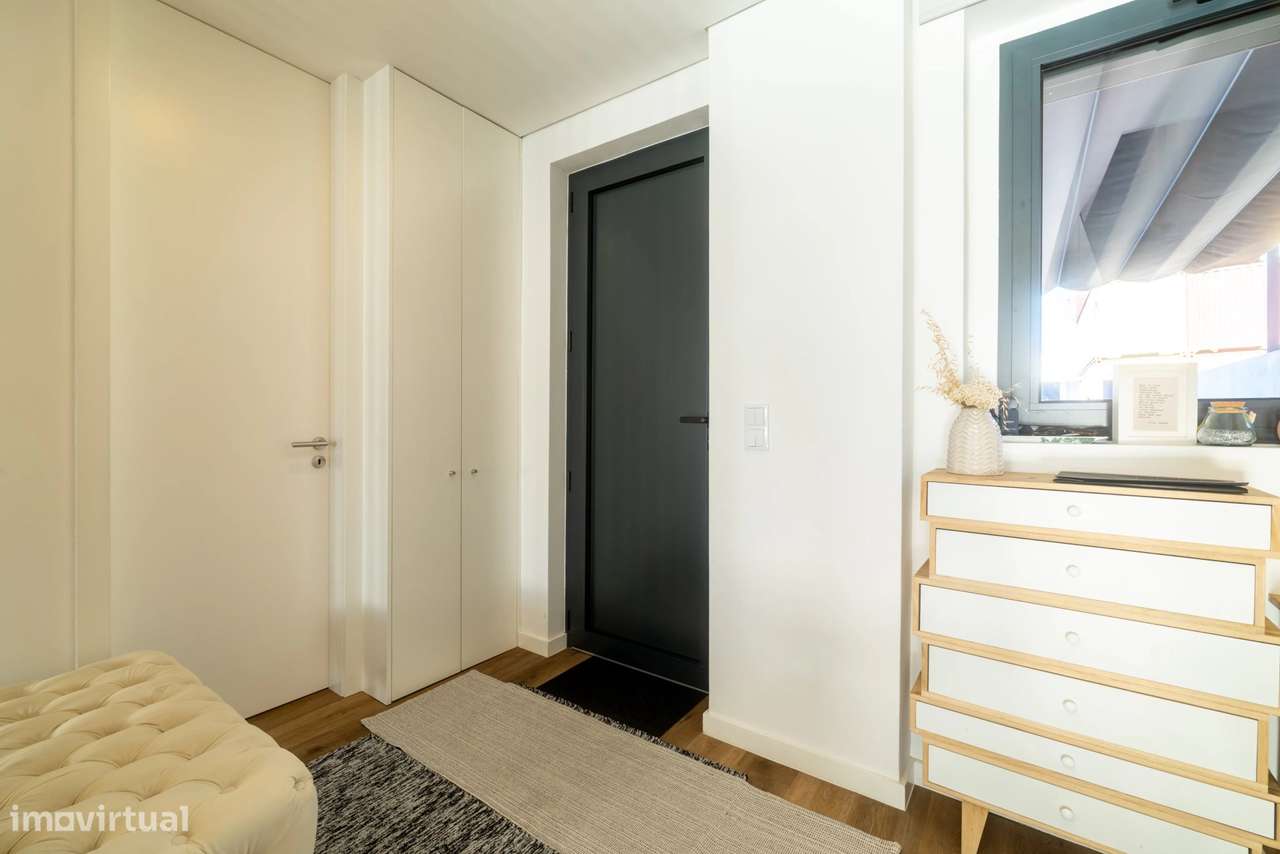 Moradia T3 Moderna com Espaço Exterior e Excelente Localização — Leça - Grande imagem: 2/25