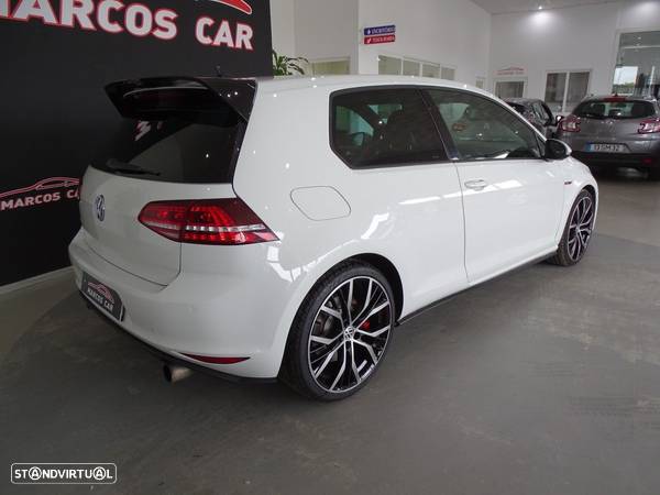 VW Golf - 5