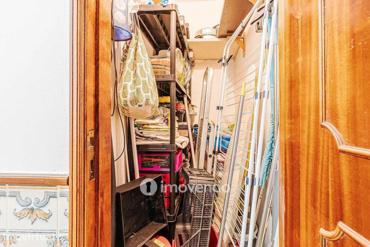 Apartamento T2 com arrecadação, em Agualva-32