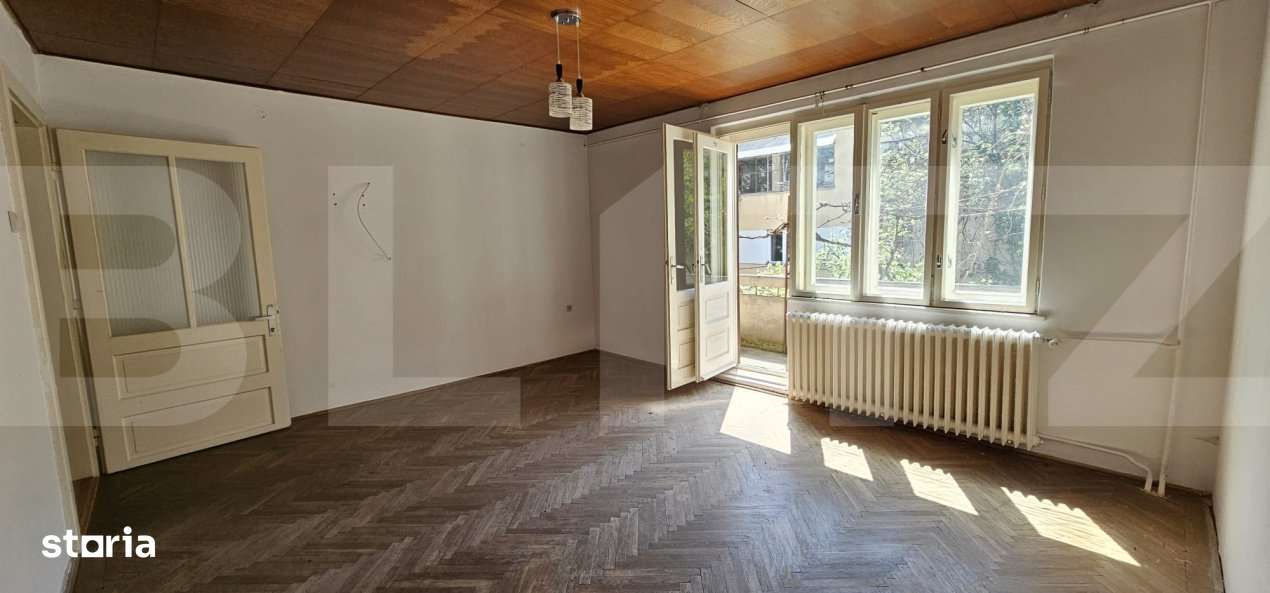 Casa cu 2 apartamente de 3 camere in centru - Imagine principală: 3/12