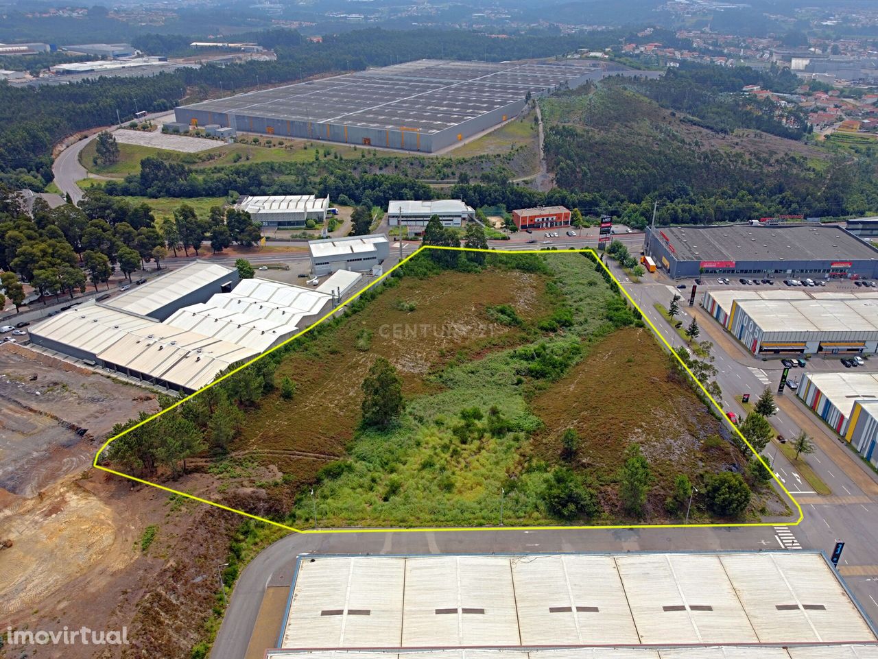 Terreno urbano para construção Industrial - Ribeirão, Vila Nova de Fam