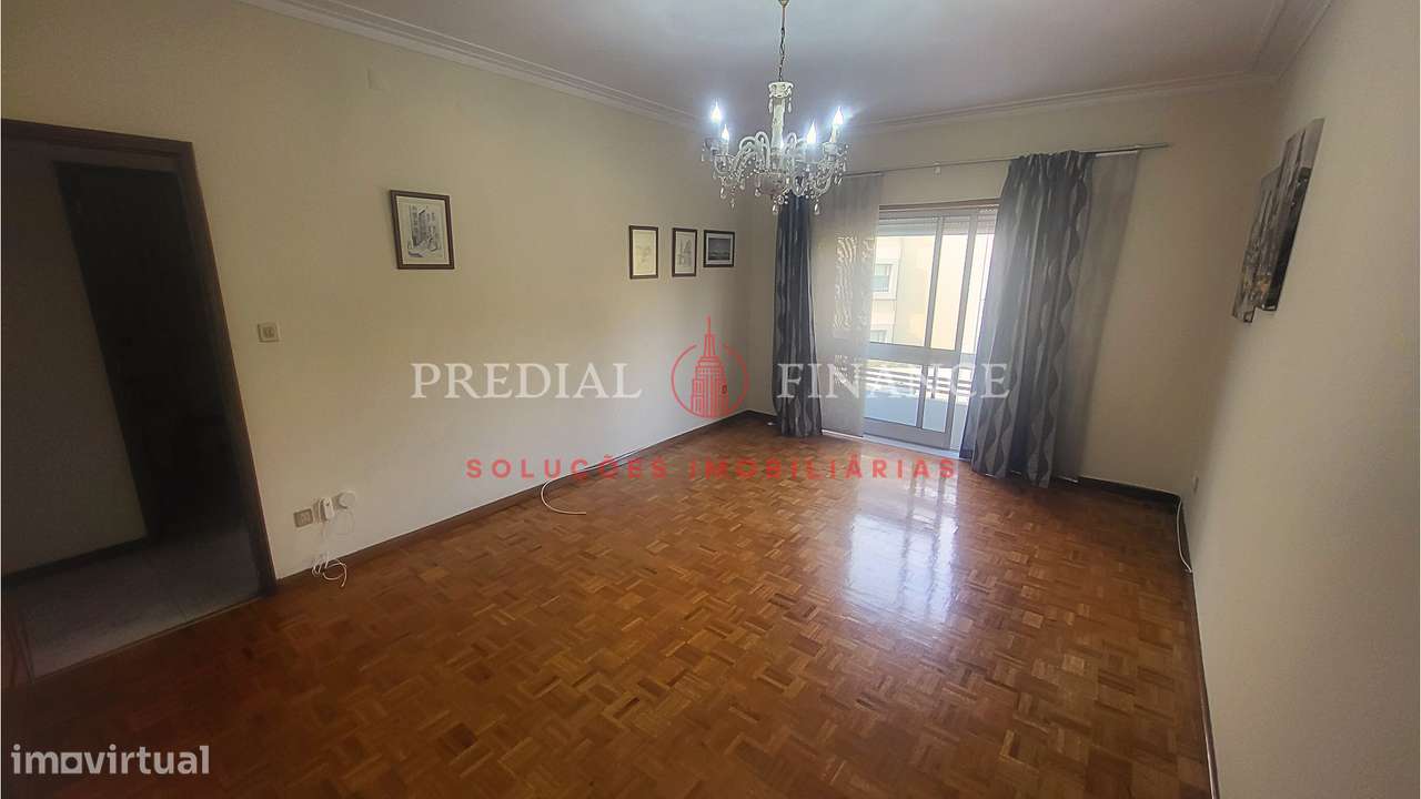 T2+1 Luminoso com Garagem Ampla em Ramalde – Zona em Valorização-5